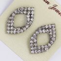 Серьги№1364 с белыми стразами стильные.