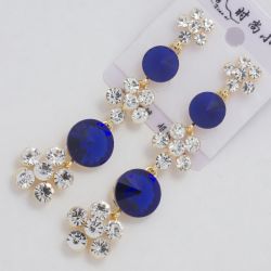 Серьги№1580 синие стразы с цветочками из белых страз опт