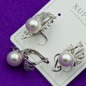 Серьги Xuping№1809 белая перлинка в обрамлении белых цирконов медицинское золото куплю оптом недорого бижумаркет