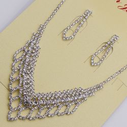 Колье№190 с серьгами и белыми стразами купить колье в интернет магазине оптом.