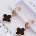 Серьги сталь№761 подвески с черным клевером купить качественные украшения.