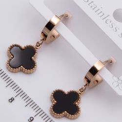 Серьги сталь№763 подвески с черным клевером купить качественные украшения.