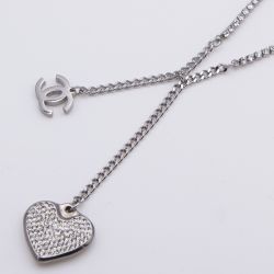 Цепочка сталь№788 60 см логотип Chanel с романтическим сердечком куплю оптом бижутерию сталь недорого.