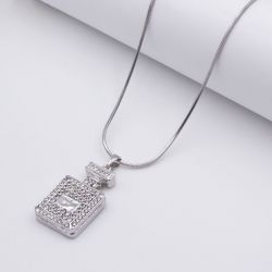 Подвеска№2578 в виде флакона духов PARFUM №5 с инкрустацией белых цирконов купить недорого в интернет-магазине.